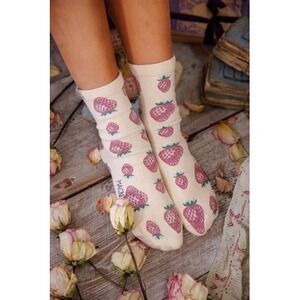 Magnolia Pearl Strawberry Print Crew Socks Cream Pink Fruit Boho NWT